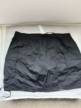 lululemon athletica Black Elastic Waist Cargo Skirt